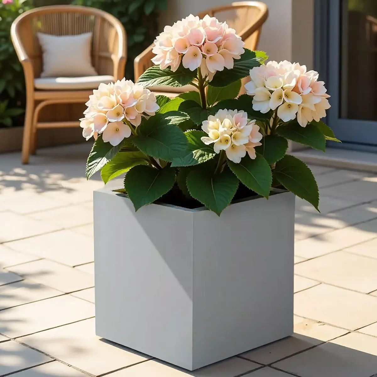IDEALIST Lite Contemporary Flower Box Square Garden Planter, Light Concrete Outdoor Plant Pot H30 L30 W30 cm, 27L